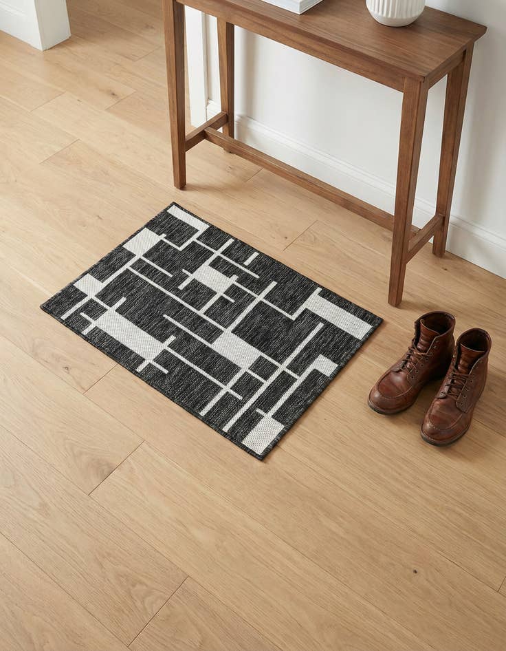 Detail image of 2' x 3' Washable Modern Indoor / Outdoor Rug