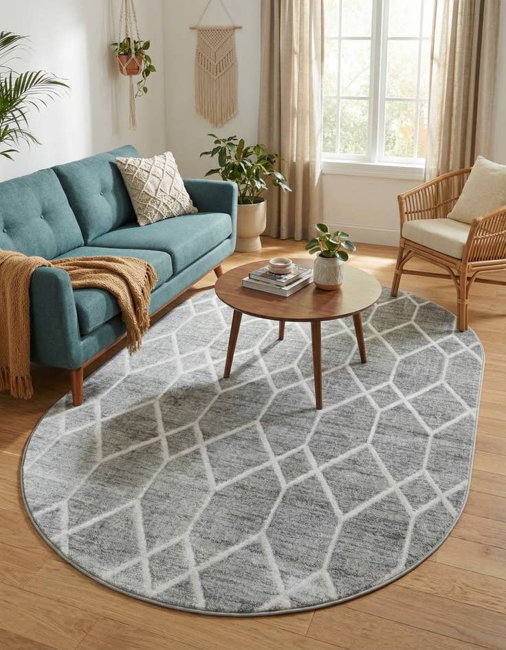 Detail image of 5' 3 x 8' Lattice Trellis Oval Rug