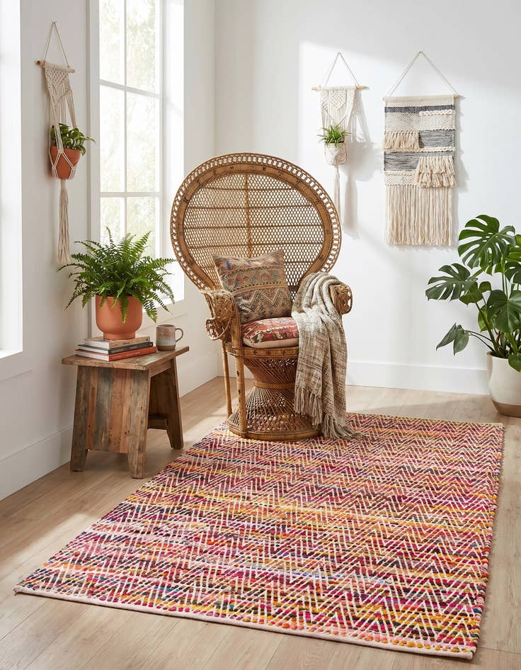 Detail image of 5' 1 x 8' Hand Woven Chindi Chevron Rug