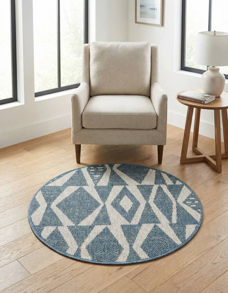 Detail image of 3' 3 x 3' 3 Easy-Clean Baja Indoor / Outdoor Round Rug