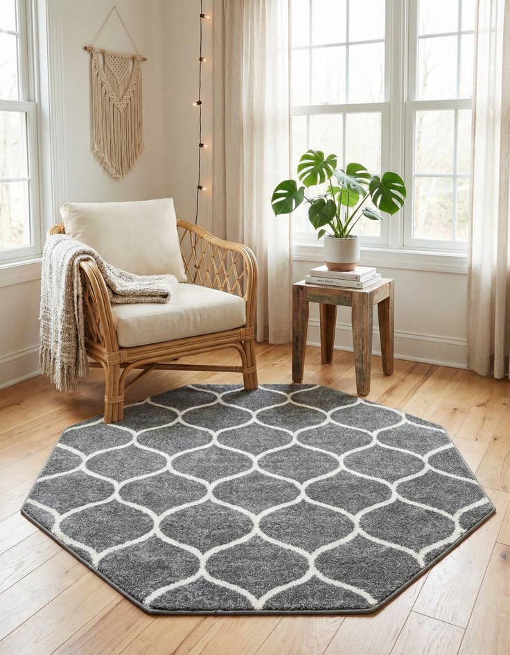 Detail image of 5' 3 x 5' 3 Lattice Frieze Octagon Rug