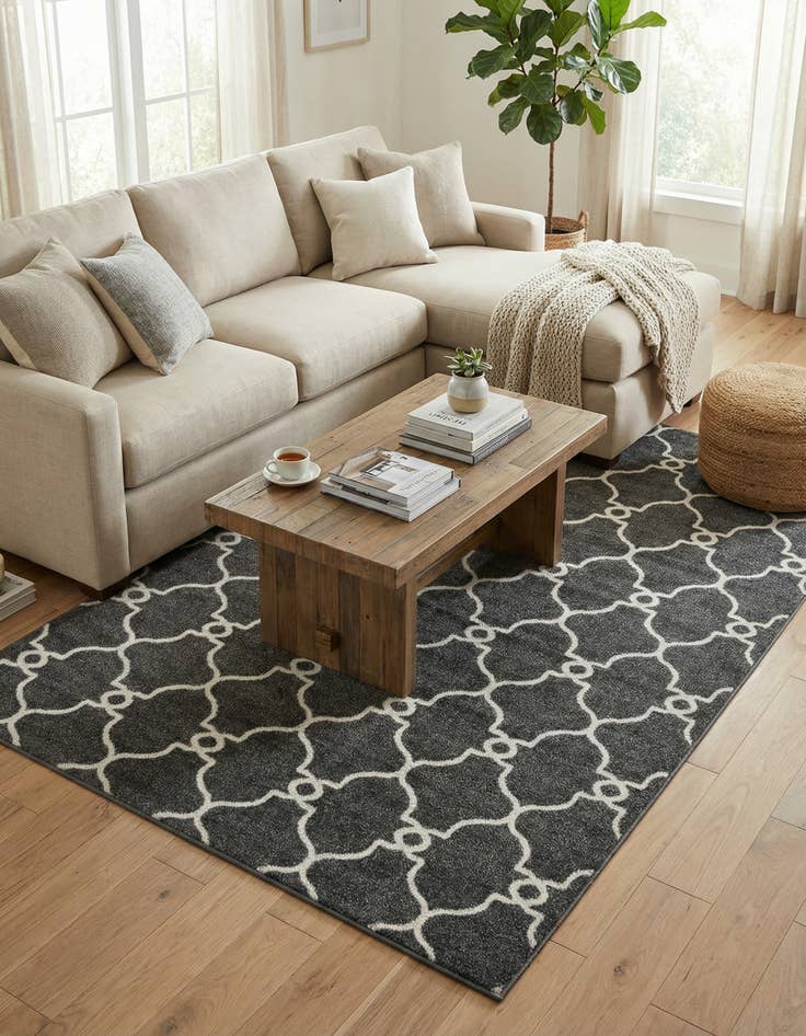 Detail image of 5' x 8' Washable Lattice Indoor / Outdoor Rug