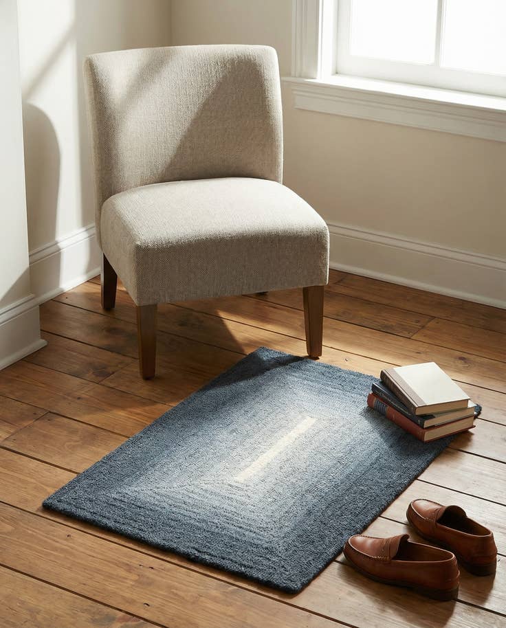 Detail image of 2' x 3' 1 Ombre Wool Rug