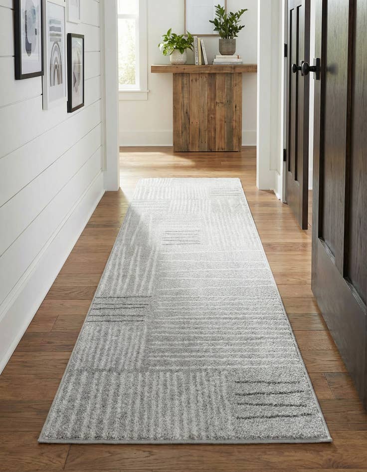 Detail image of 2' 7 x 10' Hanahan Runner Rug