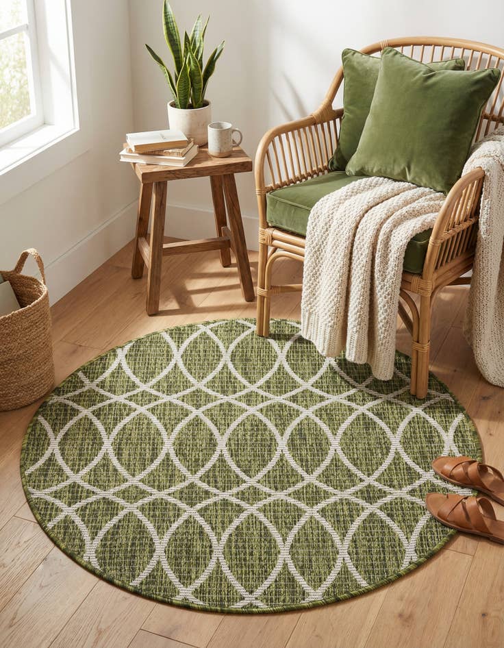 Detail image of 3' x 3' Washable Lattice Indoor / Outdoor Round Rug