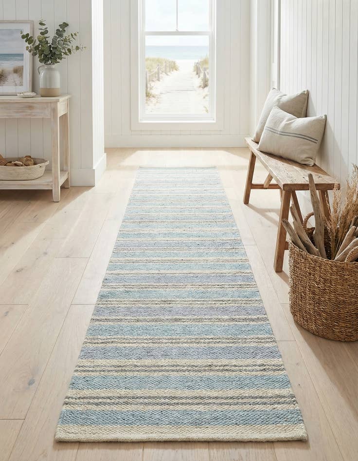 Detail image of 2' 7 x 10'  Hand Woven Lariat Runner Rug