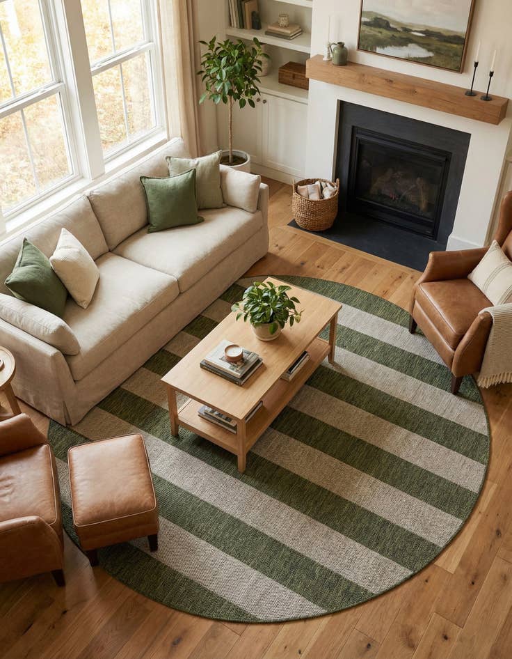 Detail image of 7' 10 x 7' 10 Easy-Clean Ribbon Indoor / Outdoor Round Rug