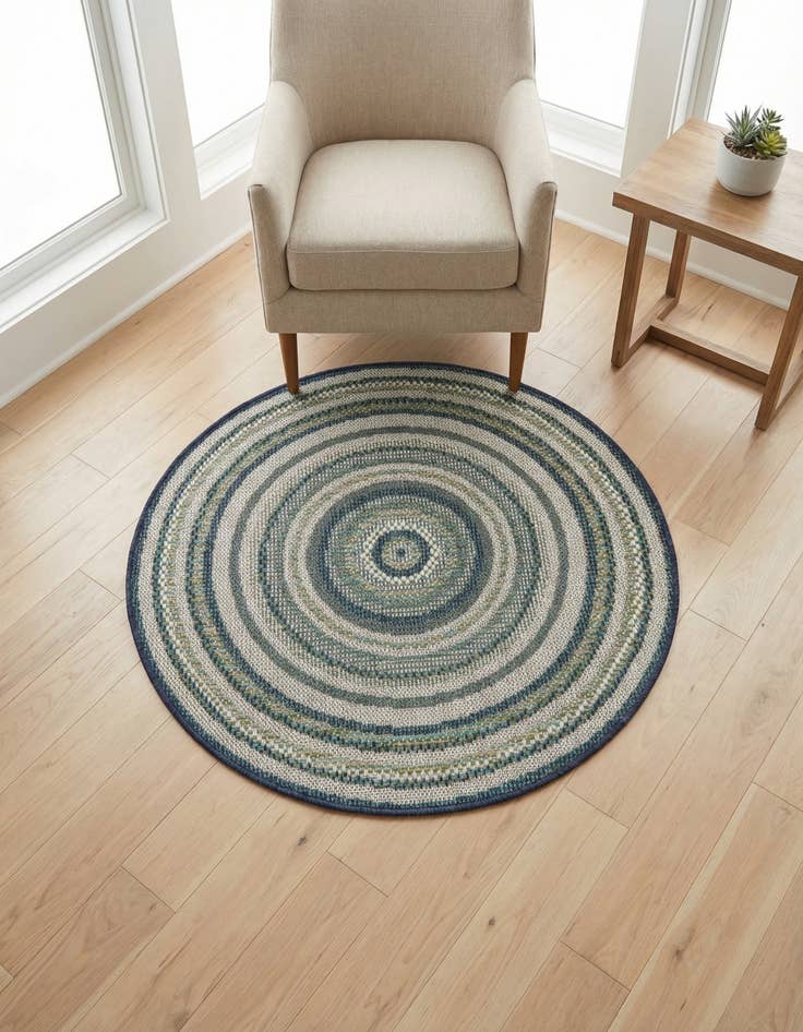 Detail image of 3' 3 x 3' 3 Easy-Clean Baja Indoor / Outdoor Round Rug