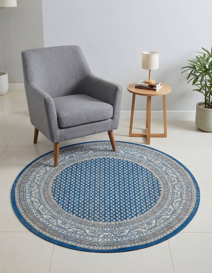 Detail image of 3' 7 x 3' 7 SoHo Round Rug