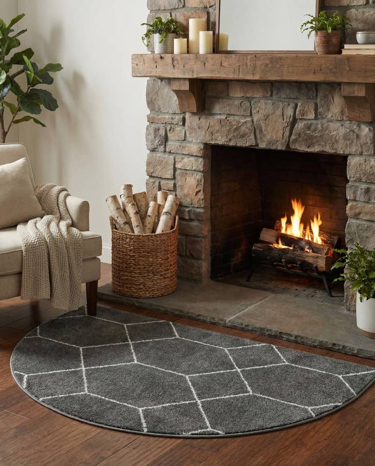 Detail image of 3' x 6' Lattice Frieze Hearth Rug