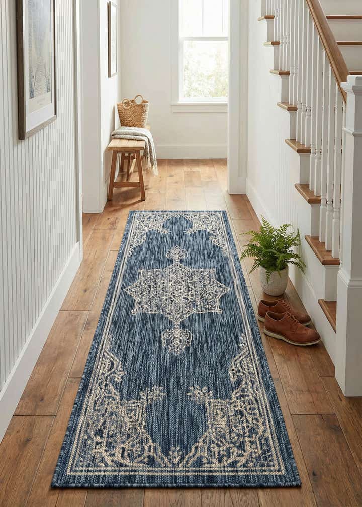 2' x 6' Easy-Clean Traditional Indoor / Outdoor Runner Rug