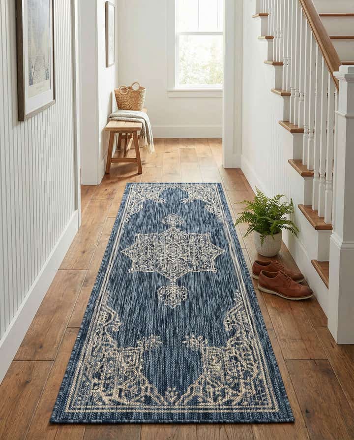 2' x 6' Easy-Clean Traditional Indoor / Outdoor Runner Rug