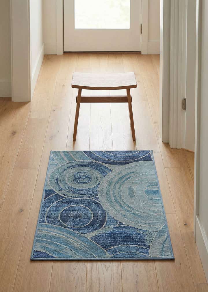 2' 2 x 3' Easy-Clean Modern Indoor / Outdoor Rug