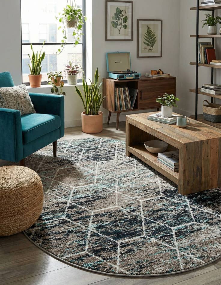 Detail image of 4' x 6' Trellis Frieze Oval Rug