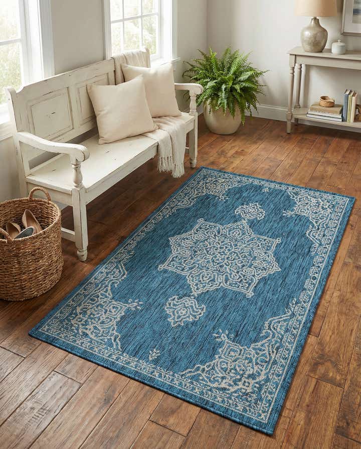 3' x 5' 3 Easy-Clean Traditional Indoor / Outdoor Rug