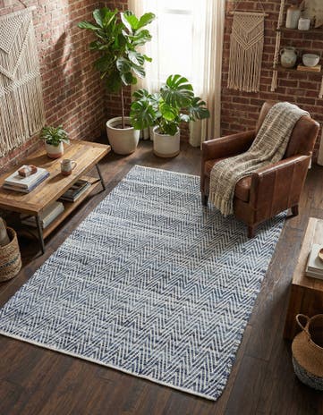 5' 1 x 8' Hand Woven Chindi Chevron Rug