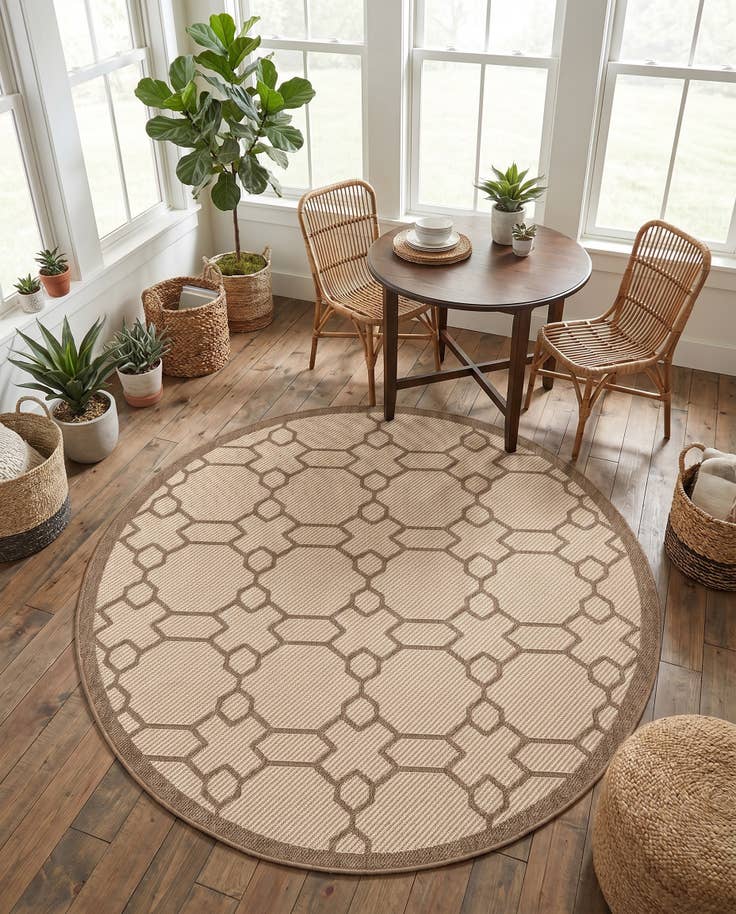 Detail image of 6' x 6' Easy-Clean Trellis Indoor / Outdoor Round Rug