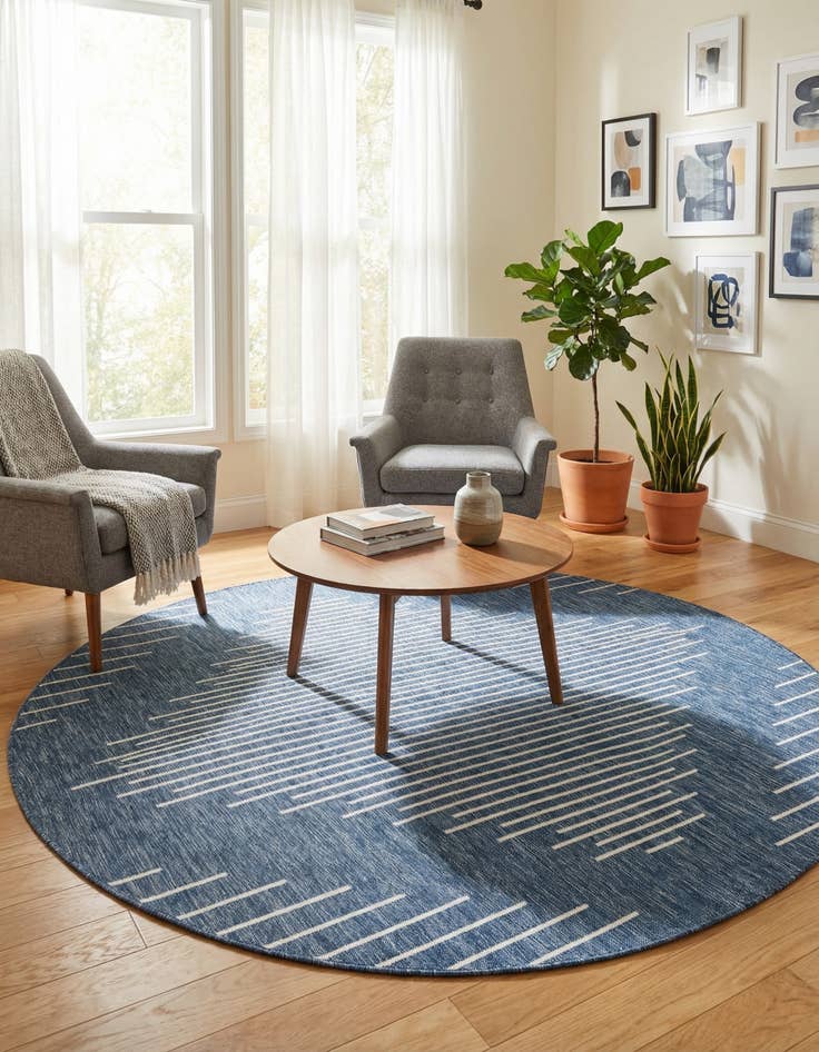 Detail image of 7' 10 x 7' 10 Washable Modern Indoor / Outdoor Round Rug