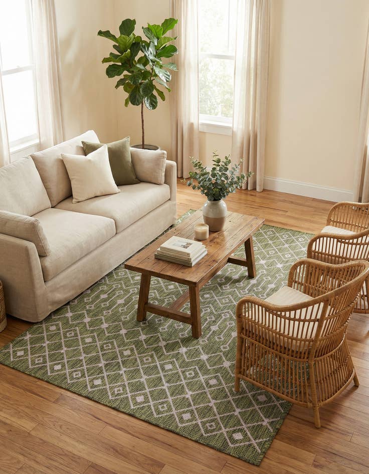 Detail image of 5' 3 x 8' Washable Lattice Indoor / Outdoor Rug