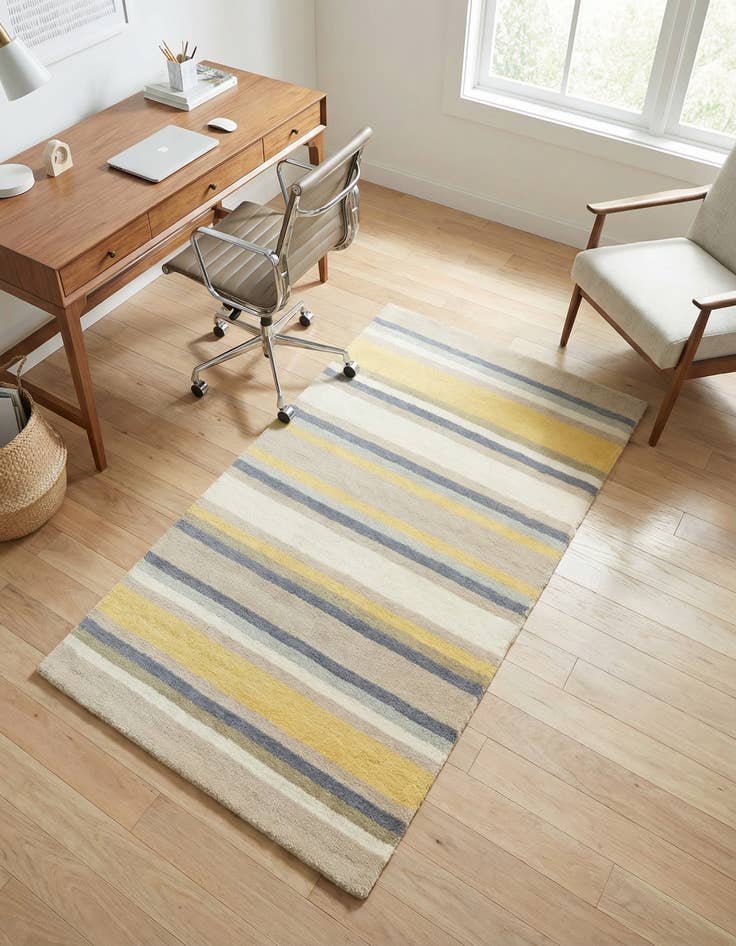 Detail image of 2' 9 x 4' 10 Luna Wool Rug