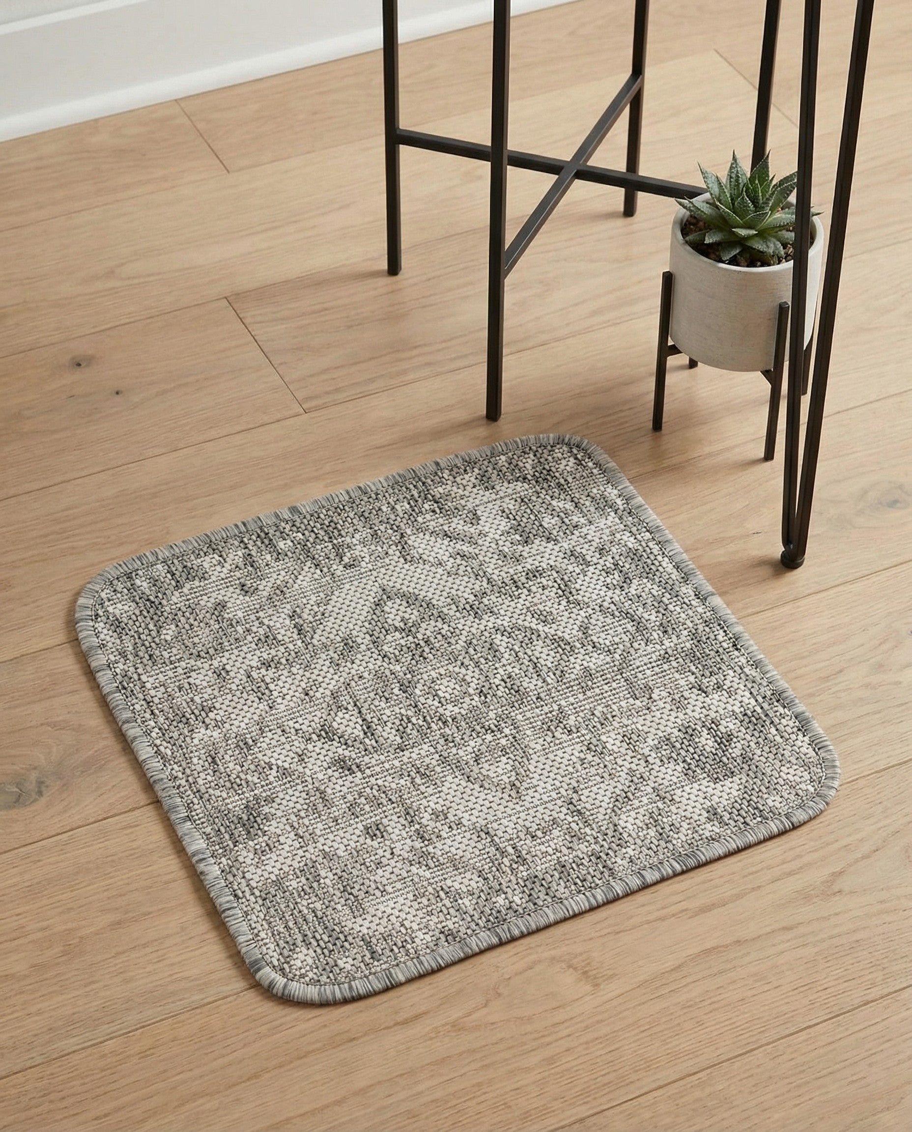 1' 4 x 1' 4 Easy-Clean Jill Zarin Dubai Indoor / Outdoor Sample Rug