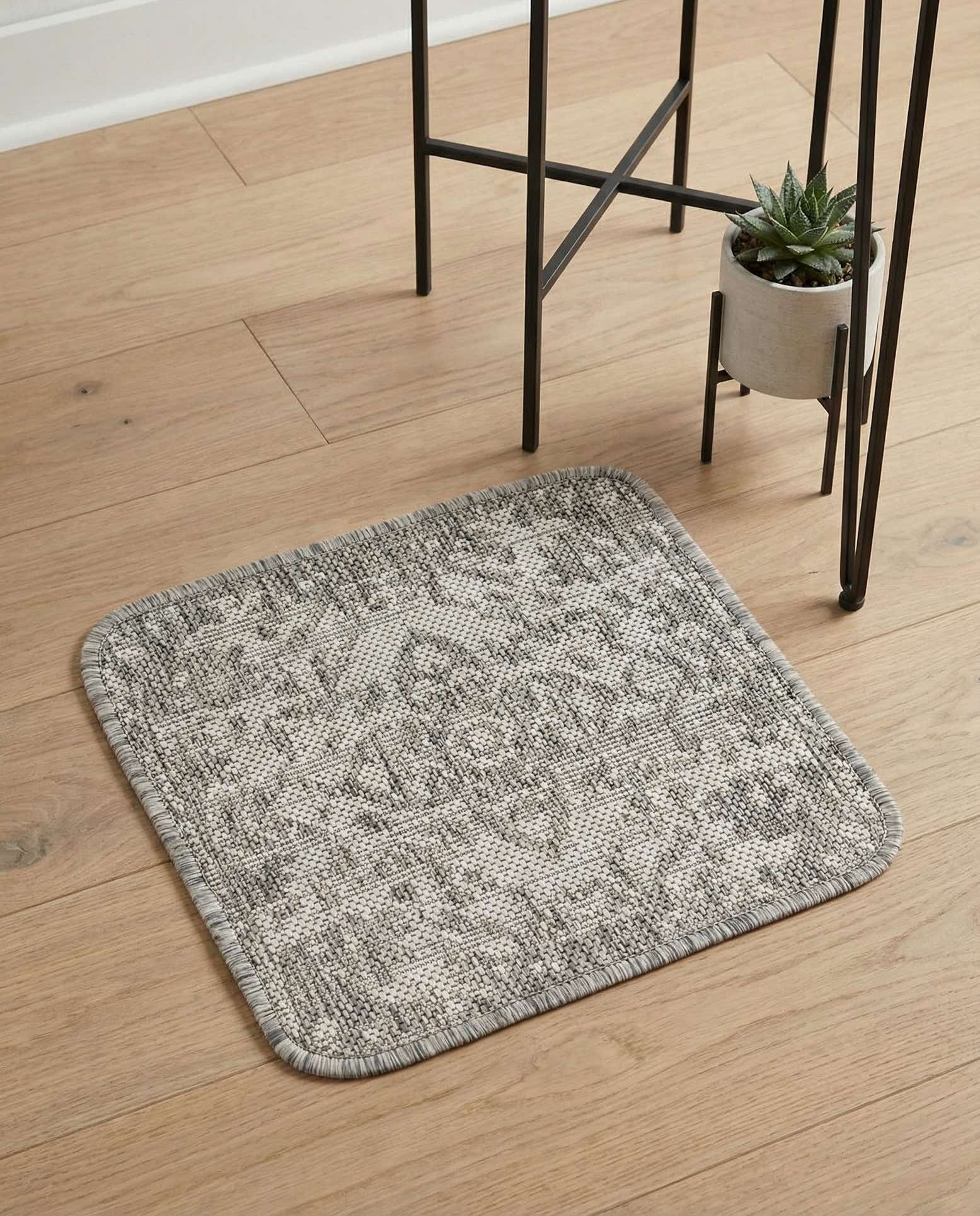 1' 4 x 1' 4 Easy-Clean Jill Zarin Dubai Indoor / Outdoor Sample Rug