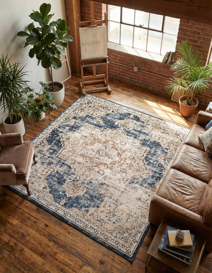 Detail image of 7' 10 x 7' 10 Villa Square Rug