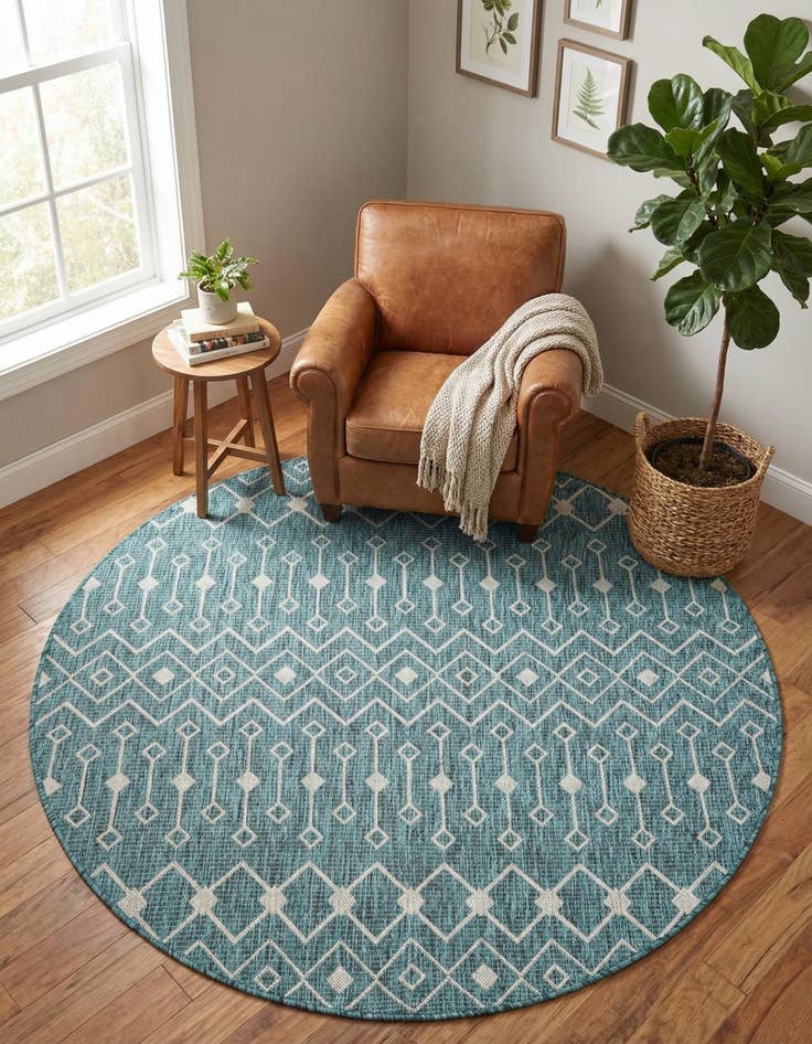 Detail image of 5' 3 x 5' 3 Easy-Clean Lattice Indoor / Outdoor Round Rug