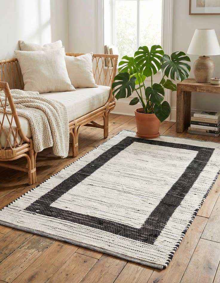 Detail image of 4' 1 x 6' 1 Hand Woven Chindi Jute Rug