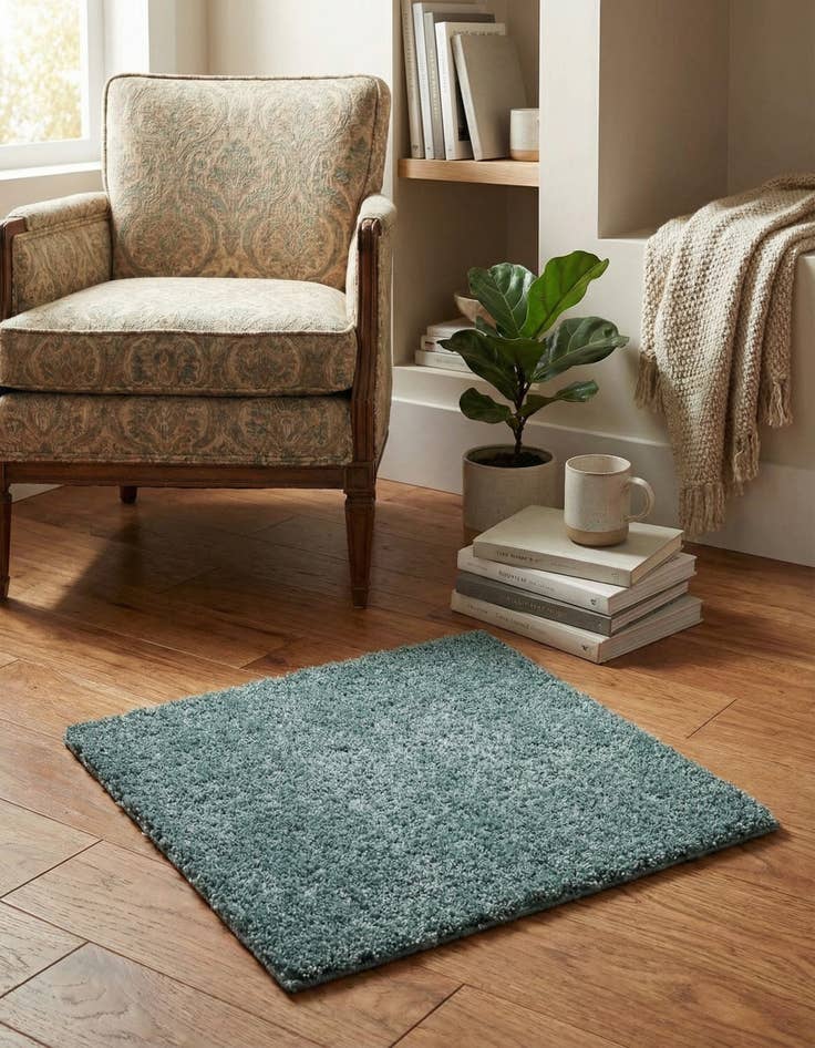 Detail image of 1' 4 x 1' 4 Jill Zarin Shaggy Chic Sample Rug