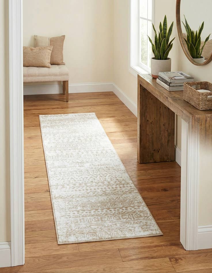 Detail image of 2' x 7' Hermitage Runner Rug
