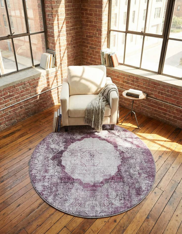 Detail image of 4' x 4'  Washable Yara Round Rug