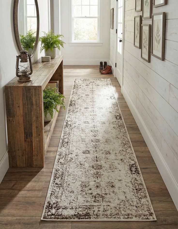 Detail image of 3' 3 x 16' 5 Monaco Runner Rug