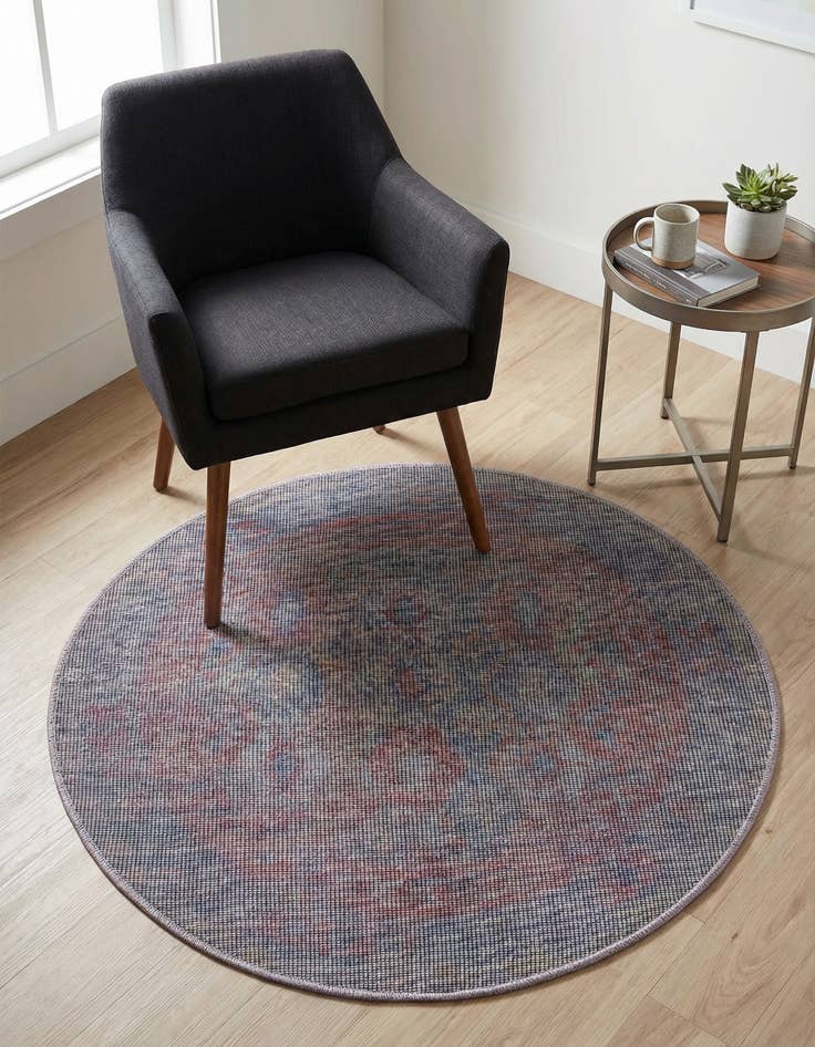 Detail image of 3' 3 x 3' 3  Washable Sisu Round Rug