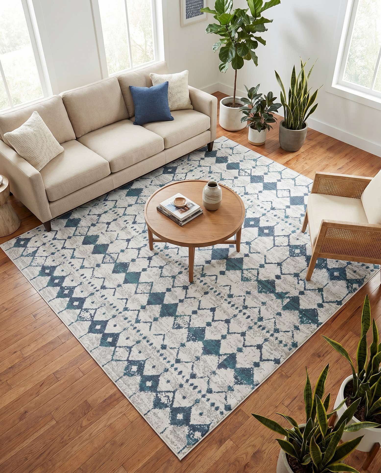 7' 10 x 7' 10 Easy-Clean Trellis Indoor / Outdoor Square Rug