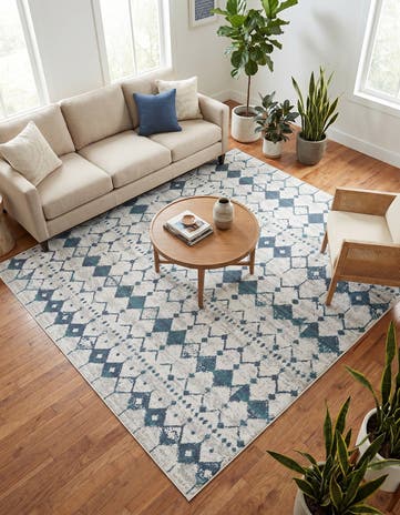 7' 10 x 7' 10 Easy-Clean Lattice Indoor / Outdoor Square Rug