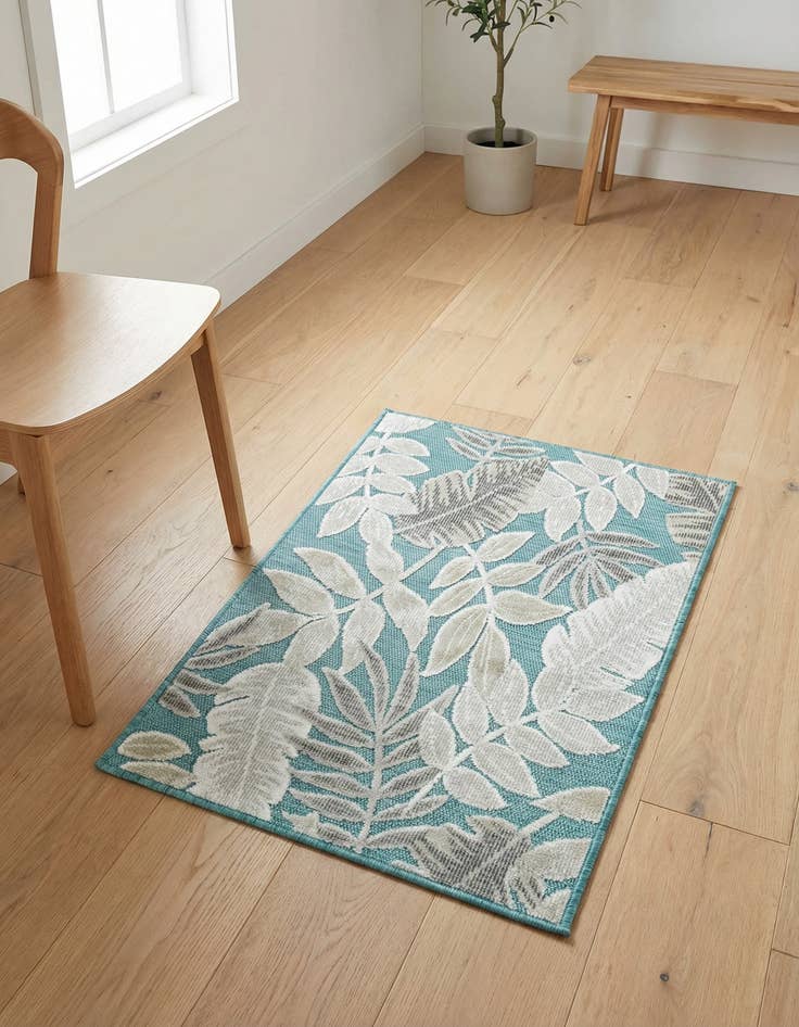 Detail image of 2' 2 x 3'  Washable Botanical Indoor / Outdoor Rug