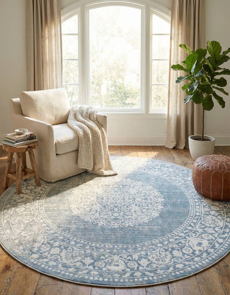 Detail image of 6' x 6' Modern Classical Round Rug