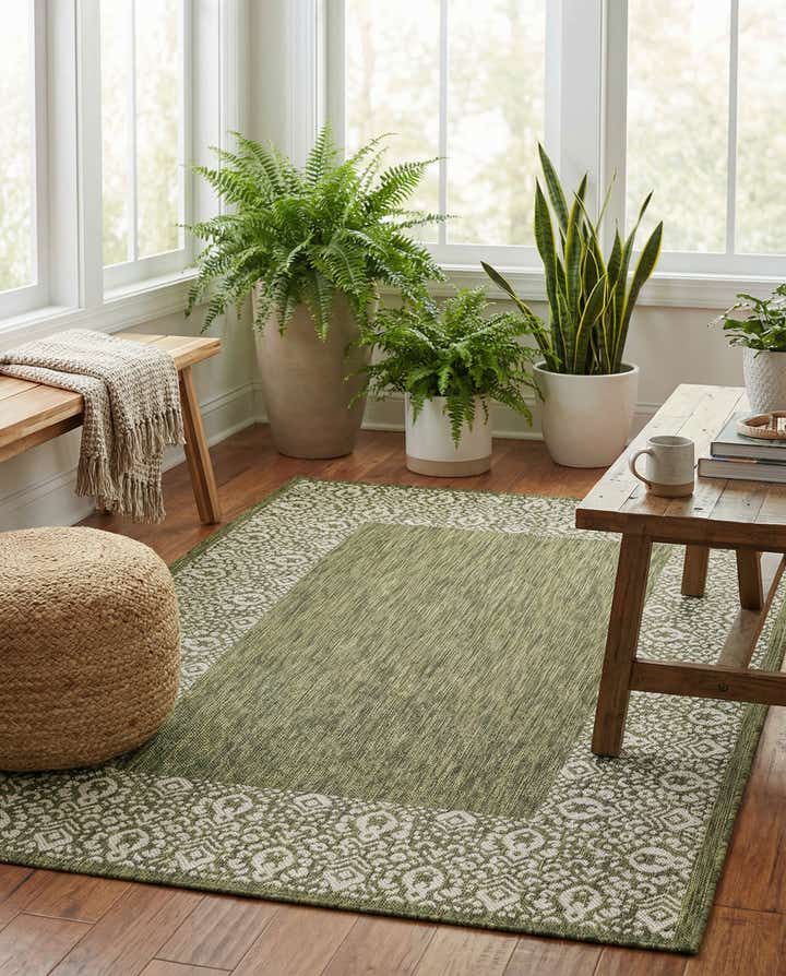 5' 3 x 8' Easy-Clean Border Indoor / Outdoor Rug