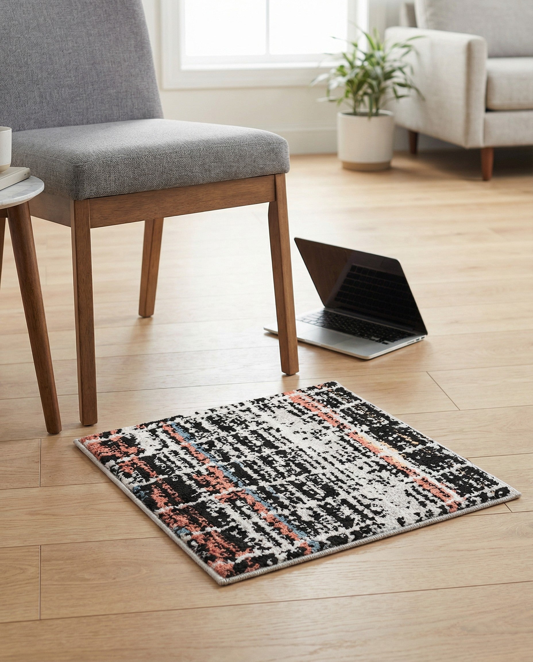 1' 4 x 1' 4 Aramis Sample Rug