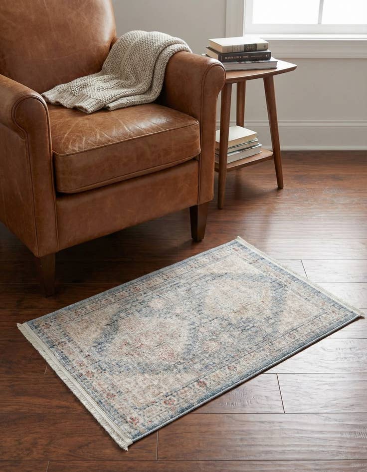 Detail image of 2' 2 x 3' Noble Rug