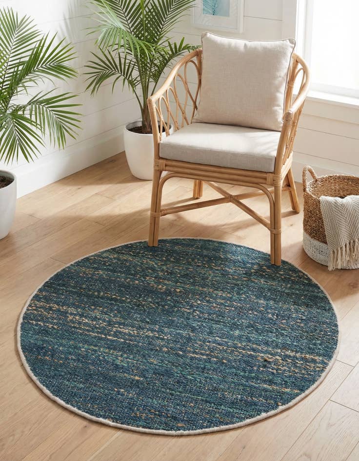 Detail image of 3' 1 x 3' 1  Hand Woven Palm Beach Jute Round Rug