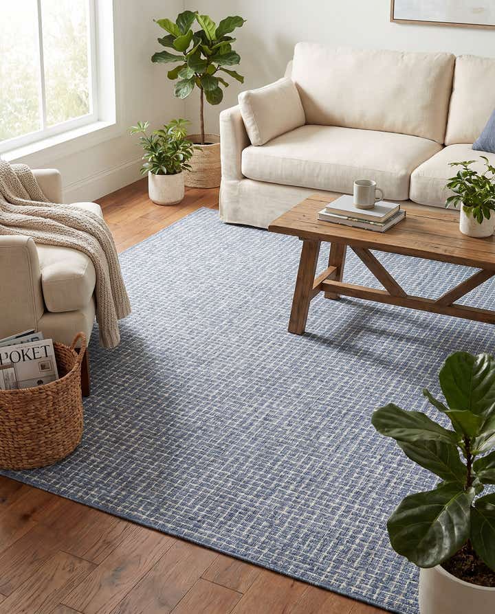 7' 10 x 7' 10 Easy-Clean Checkered Indoor / Outdoor Square Rug