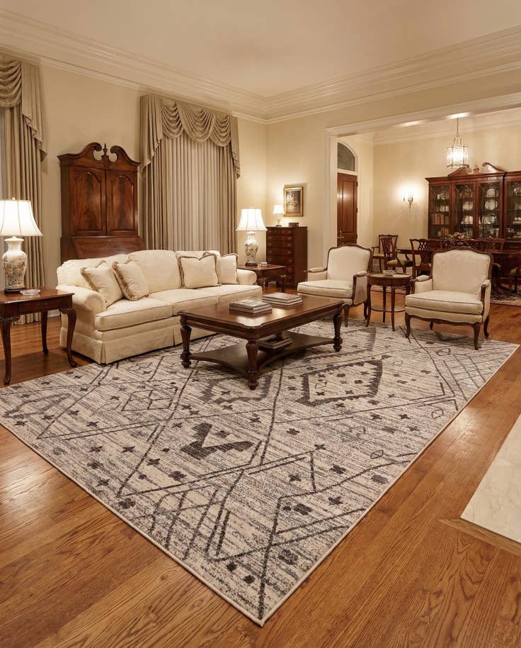 Detail image of 10' x 15' Grand Tradition Rug