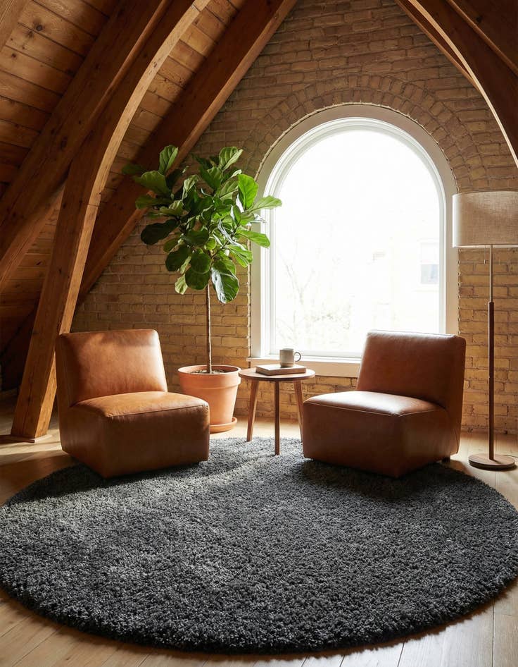 Detail image of 10' x 10' Zermatt Shag Round Rug