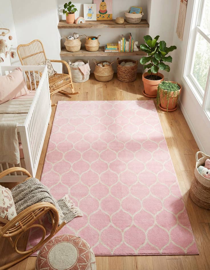 Detail image of 5' 3 x 8' Lattice Frieze Rug