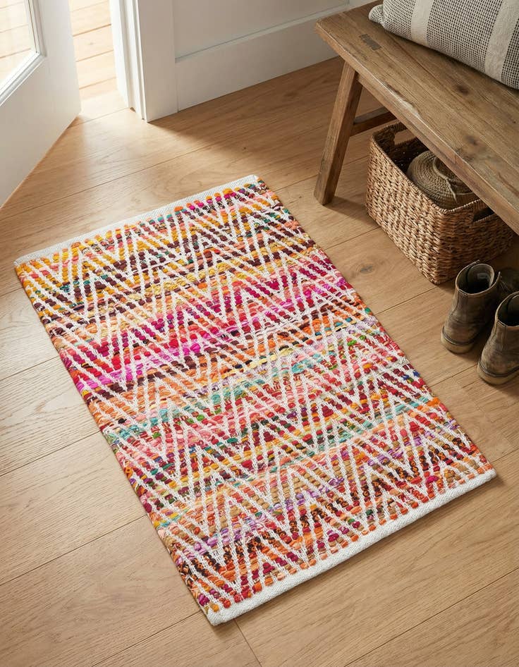 Detail image of 2' x 3' 1 Hand Woven Chindi Chevron Rug