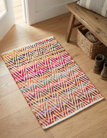 2' x 3' 1 Hand Woven Chindi Chevron Rug