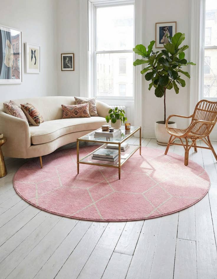 Detail image of 7' 10 x 7' 10 Lattice Frieze Round Rug