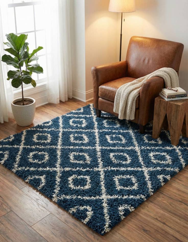 Detail image of 6' x 6' Lattice Shag Square Rug